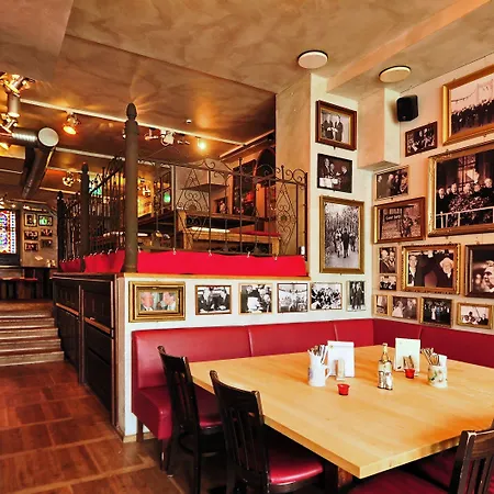 Hotel Rhein St. Martin Colonia